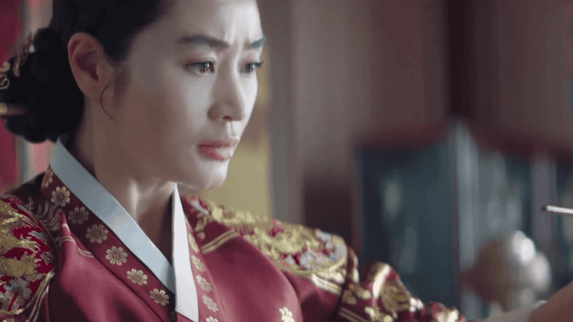 لەژێر چەتری شاژن-٢٤