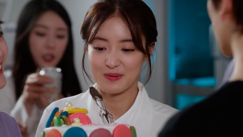 دکتۆر جۆن _ ئەڵقەی 19