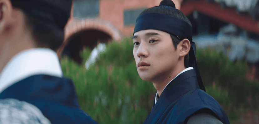 لەژێر-چەتری-شاژن-٤