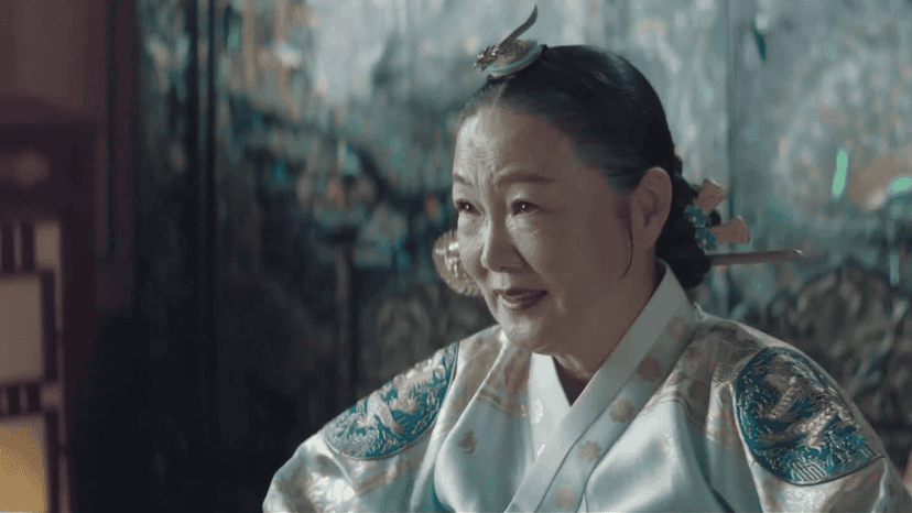 لەژێر چەتری شاژن-١٩