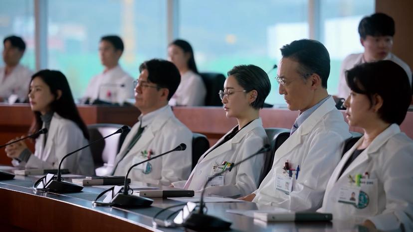 دکتۆر جۆن _ ئەڵقەی چوار